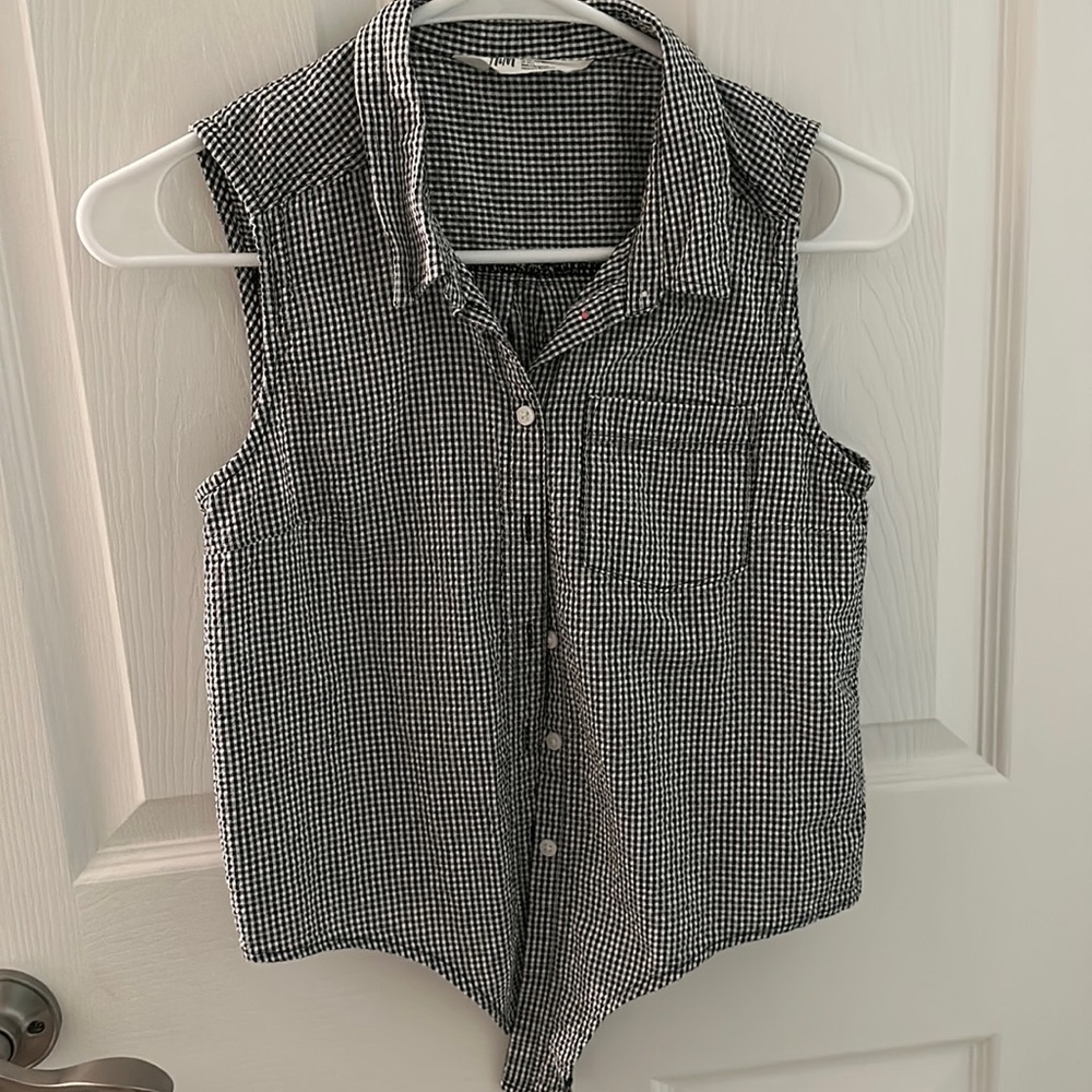 Nice black and white shirt for summer